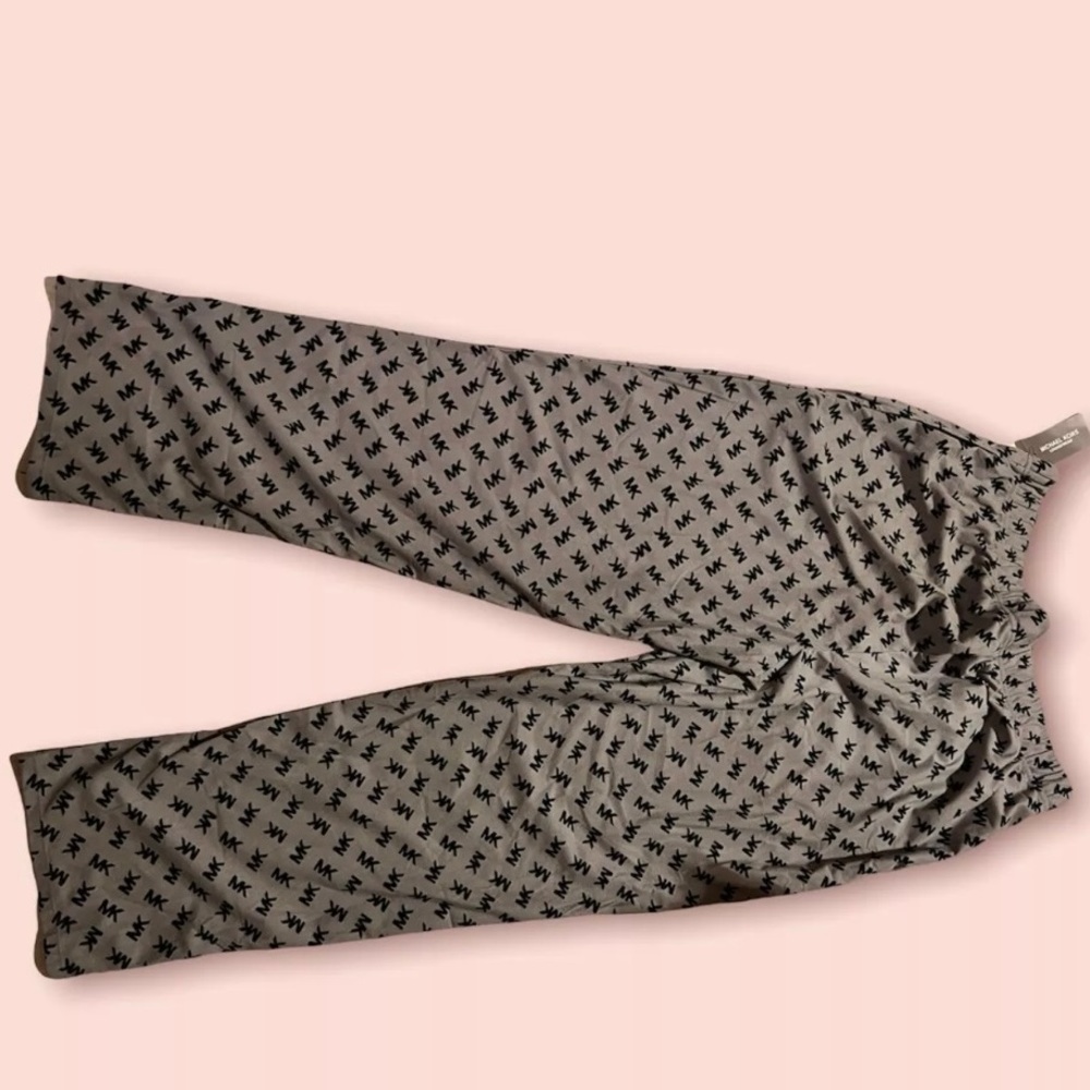 Michael Kors loungers